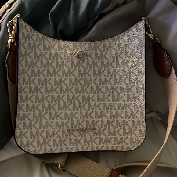 Michael Kors, small Crosby use only once in very good condition - Picture 2 of 2